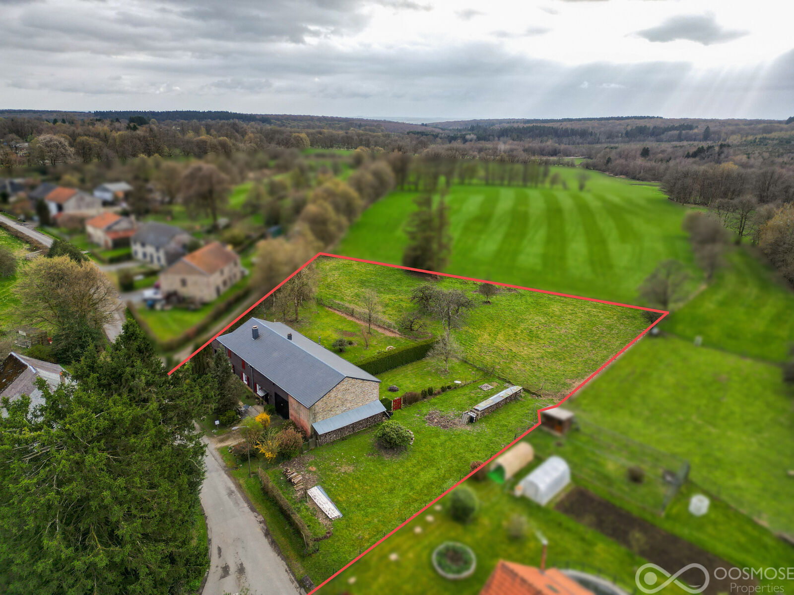 Charmante longère de plain-pied sur 5000 m² de jardin. - Sans titre-13