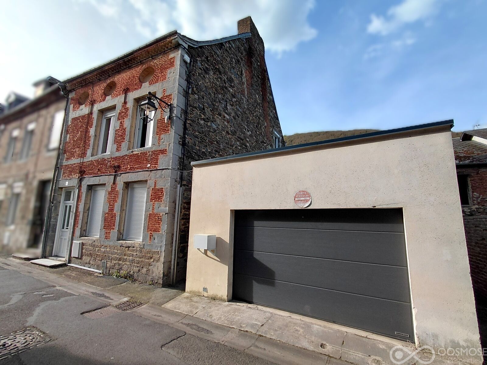 Ensemble immobilier de 2 maisons avec jardin et garage - 1
