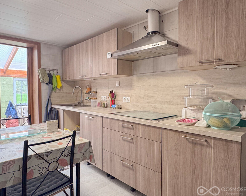 Maison 3 F en partie rénovée - environnement calme et vert - Glc-21