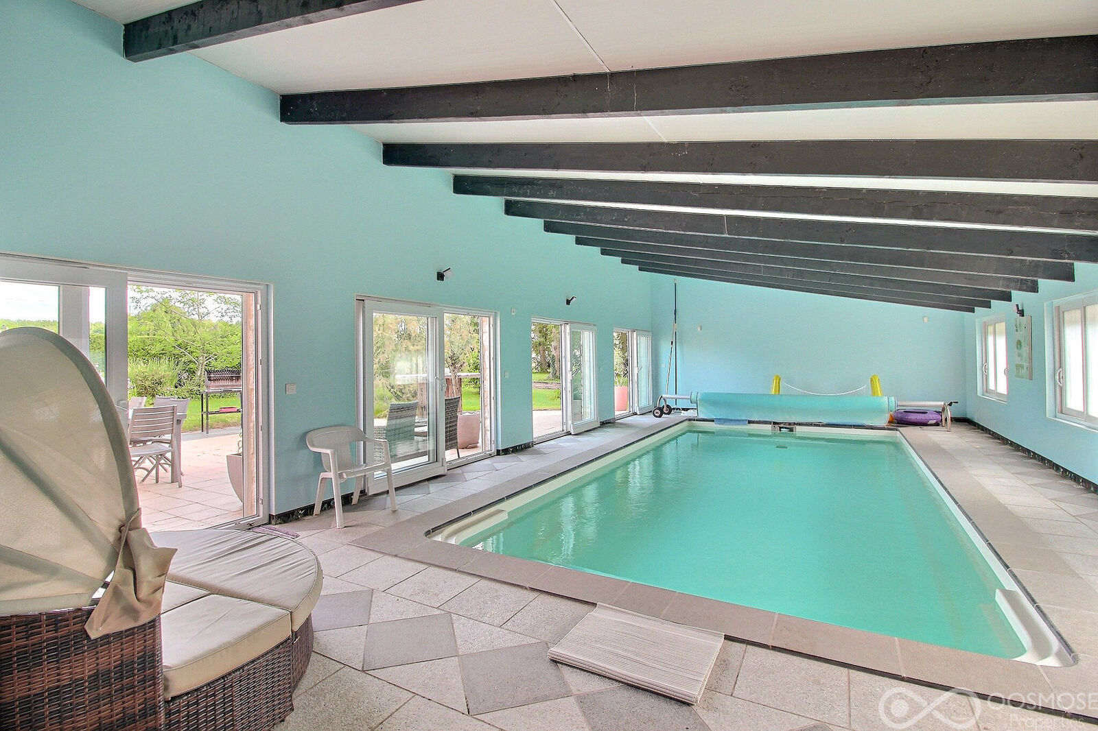 Superbe maison avec piscine intérieure - Final-16