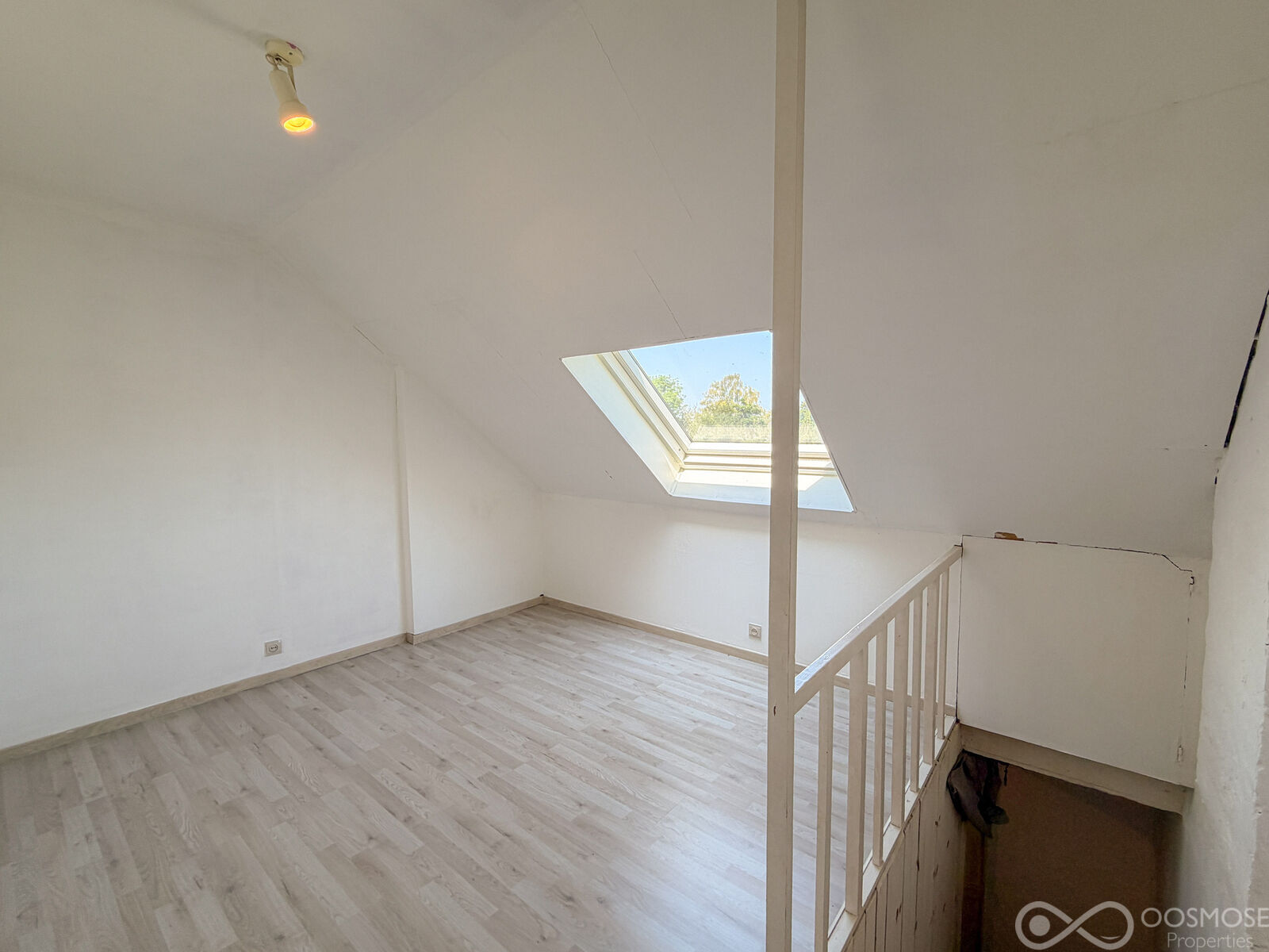 Maison avec garage et jardin - ruisseau au bout du jardin - Final-197