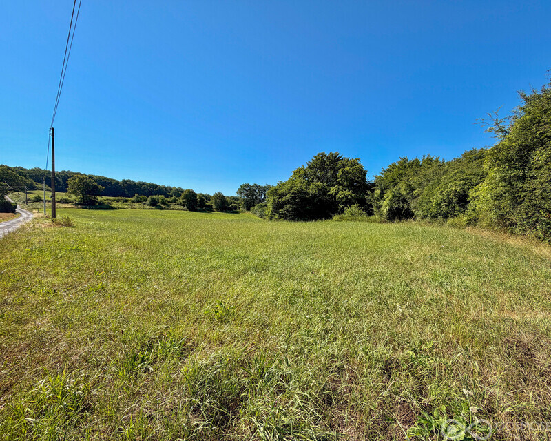 Terrain de 94,5 ares dans un quartier calme - Final-287