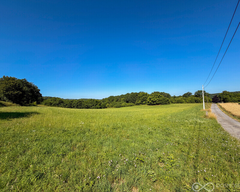 Terrain de 94,5 ares dans un quartier calme - Final-285