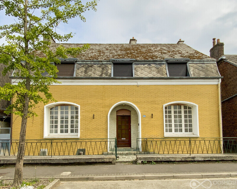 Maison 4 façades rue calme proche centre village  - Final-480