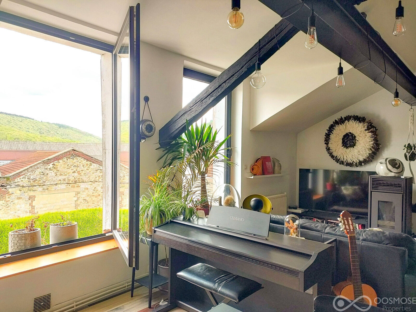 Maison avec atelier sur une surface totale d'environ 161 m² - Final-496