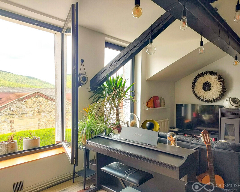 Maison avec atelier sur une surface totale d'environ 161 m² - Final-496