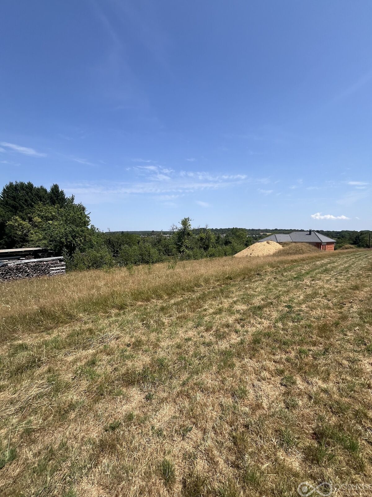 Terrain constructible d'environ 2.000 m2 dans un cadre exceptionnel  - Img 6709