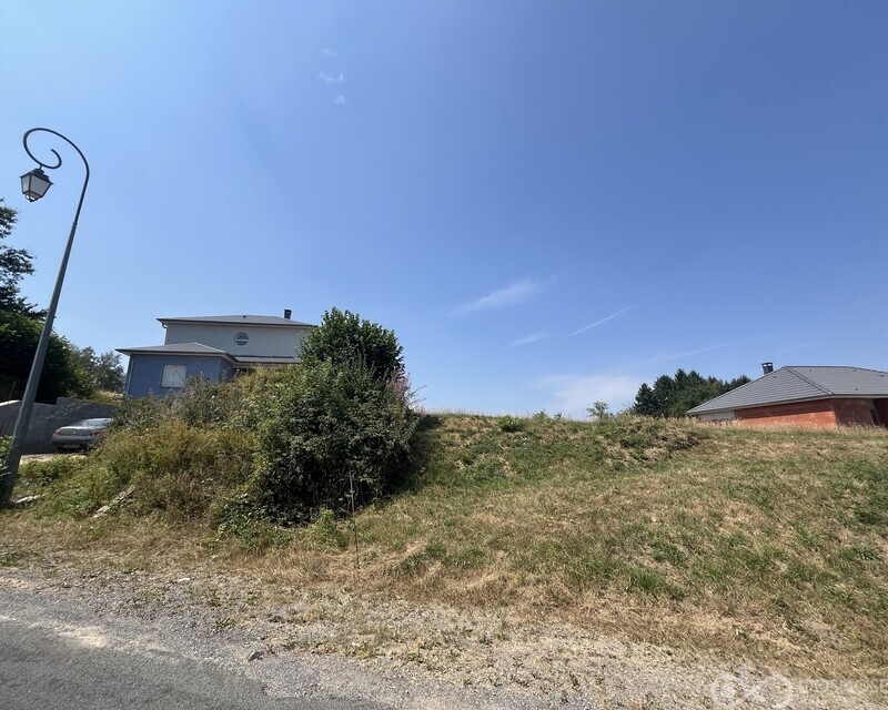 Terrain constructible d'environ 1980 m2 dans un cadre exceptionnel  - Img 6714