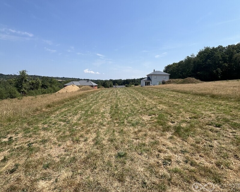Terrain constructible d'environ 2.000 m2 dans un cadre exceptionnel  - Img 6708