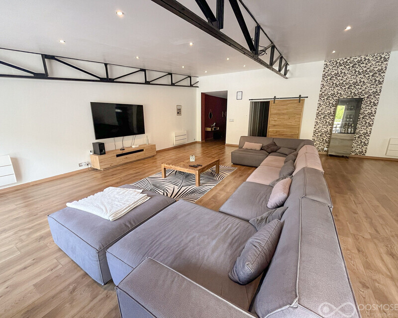 Bel immeuble avec vue imprenable sur La Meuse - Final-970