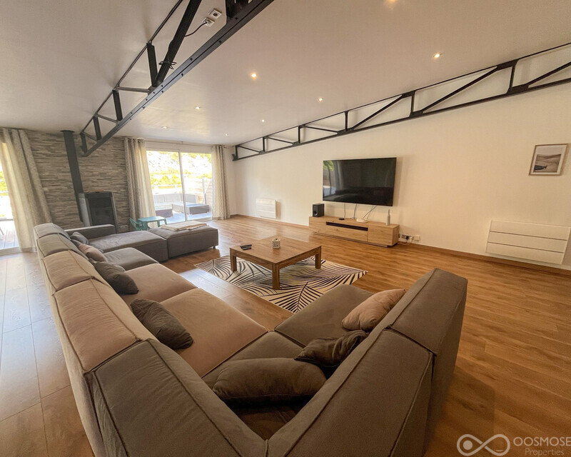 Bel immeuble avec vue imprenable sur La Meuse - Final-971