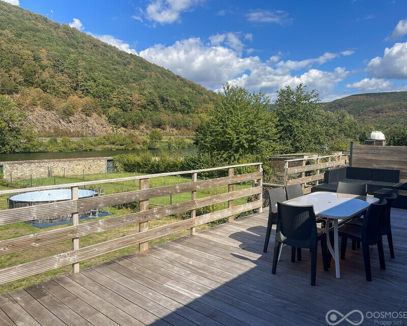 Bel immeuble avec vue imprenable sur La Meuse - Final-953