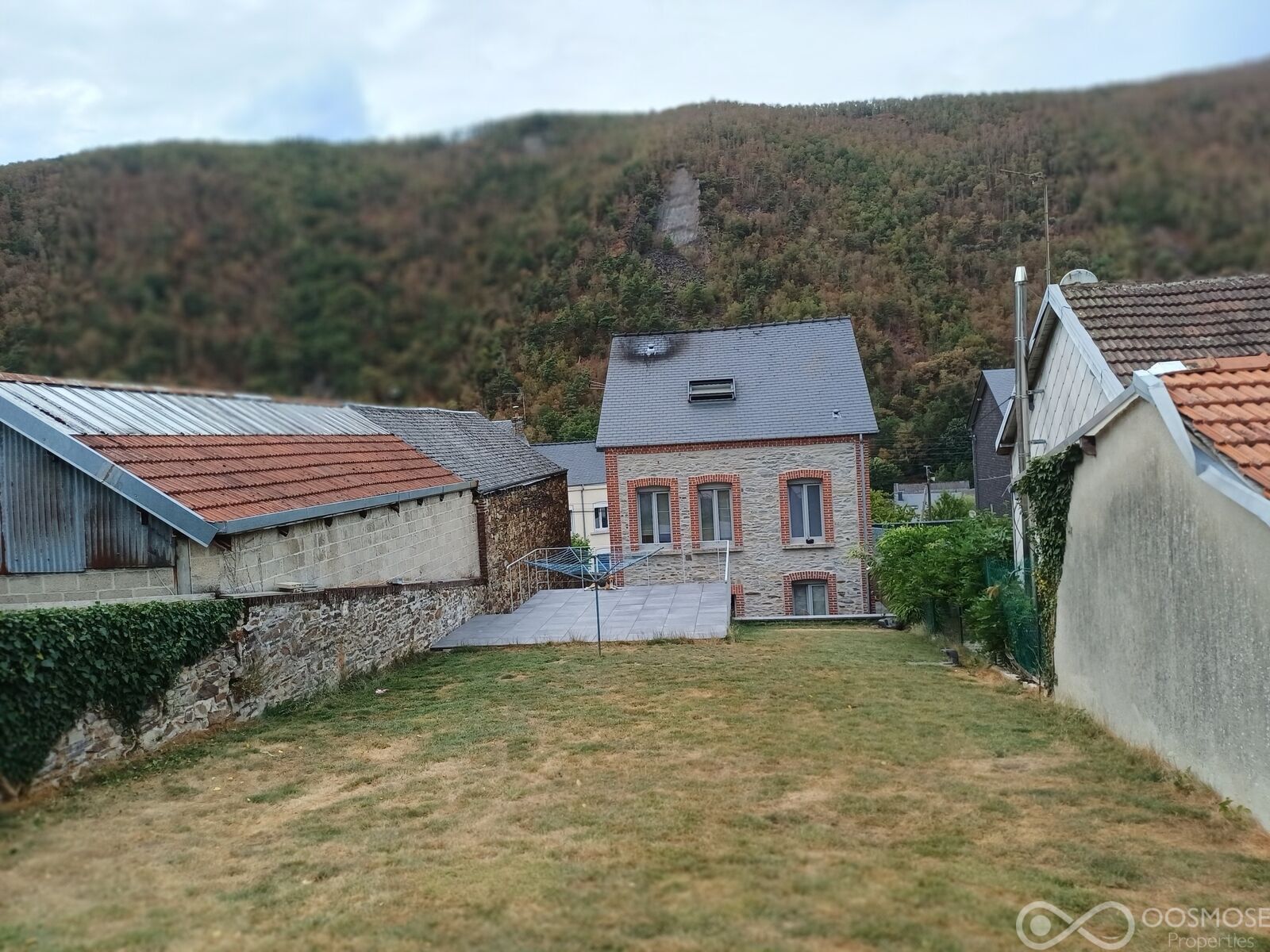 Belle maison en pierre du pays - 20260819 165959