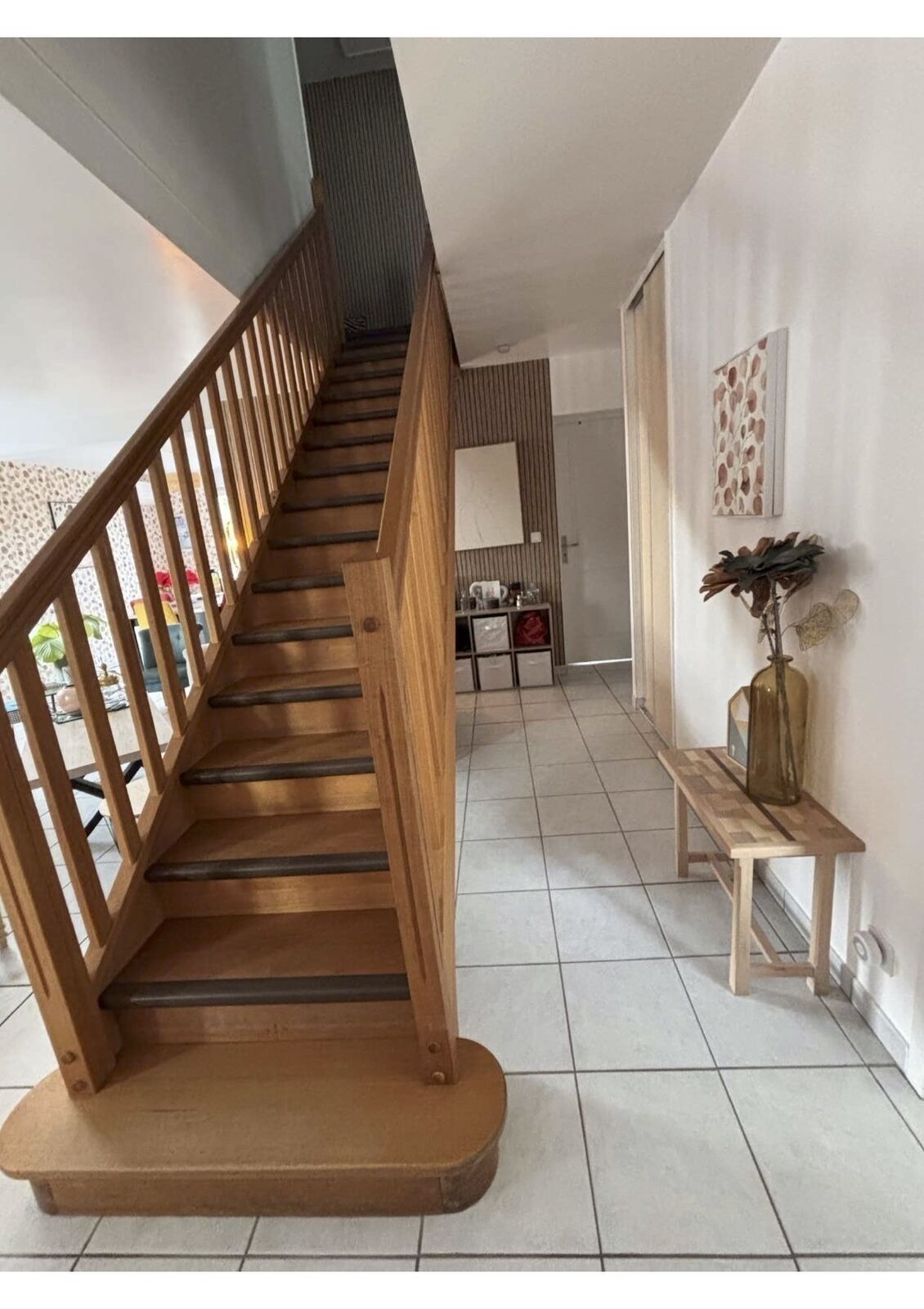 Belle maison entièrement rénovée - Escalier