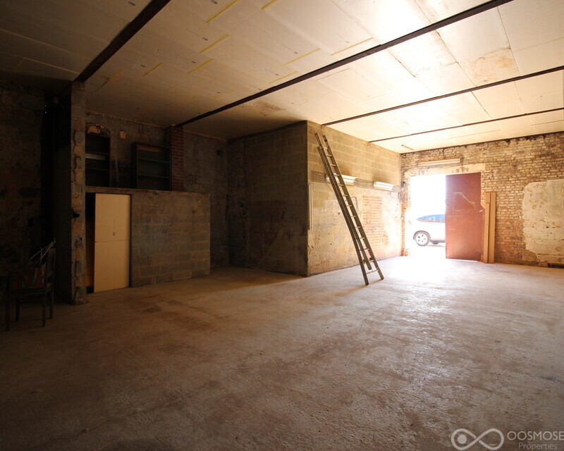 Entrepôt 140 m² situé à proximité de la N5  - Img 4461